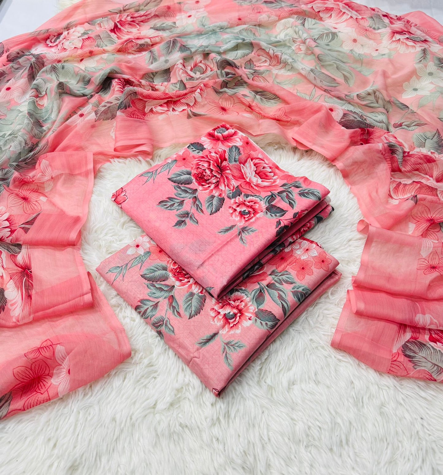 3pc Branded lawn with Chiffon Dupatta