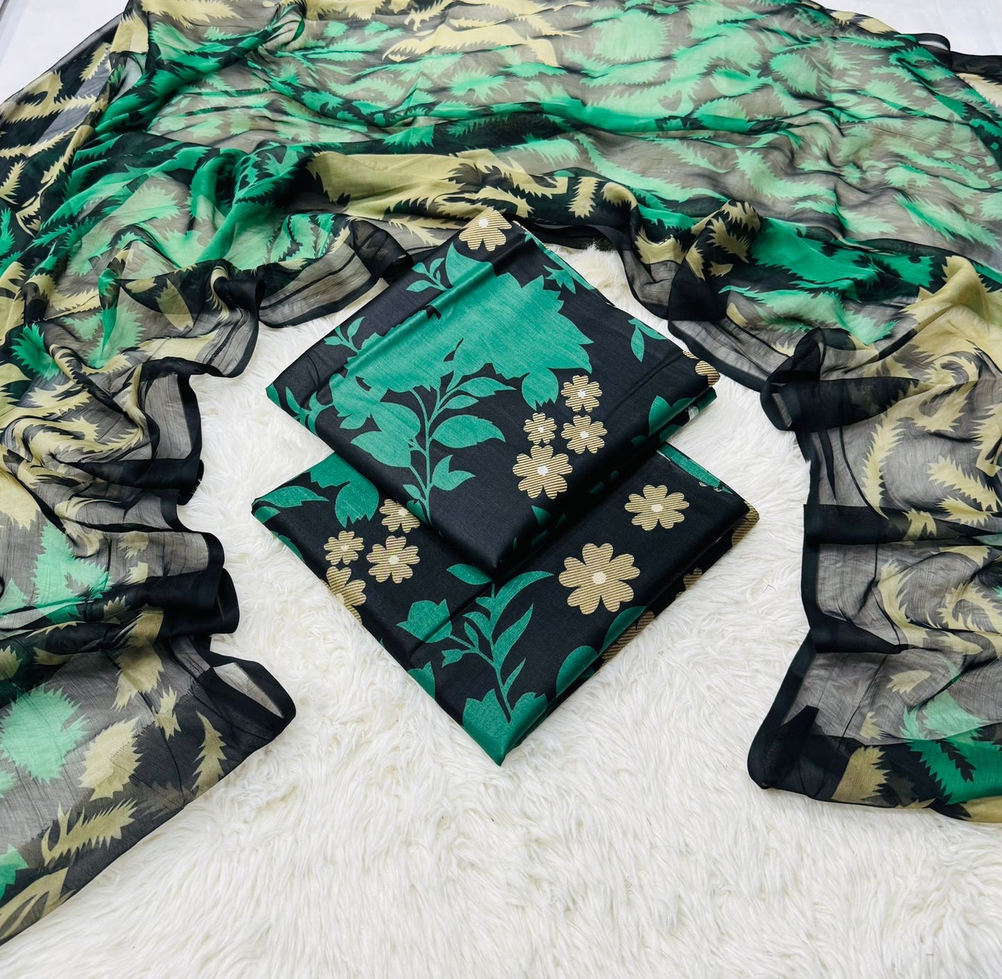 3pc Branded lawn with Chiffon Dupatta