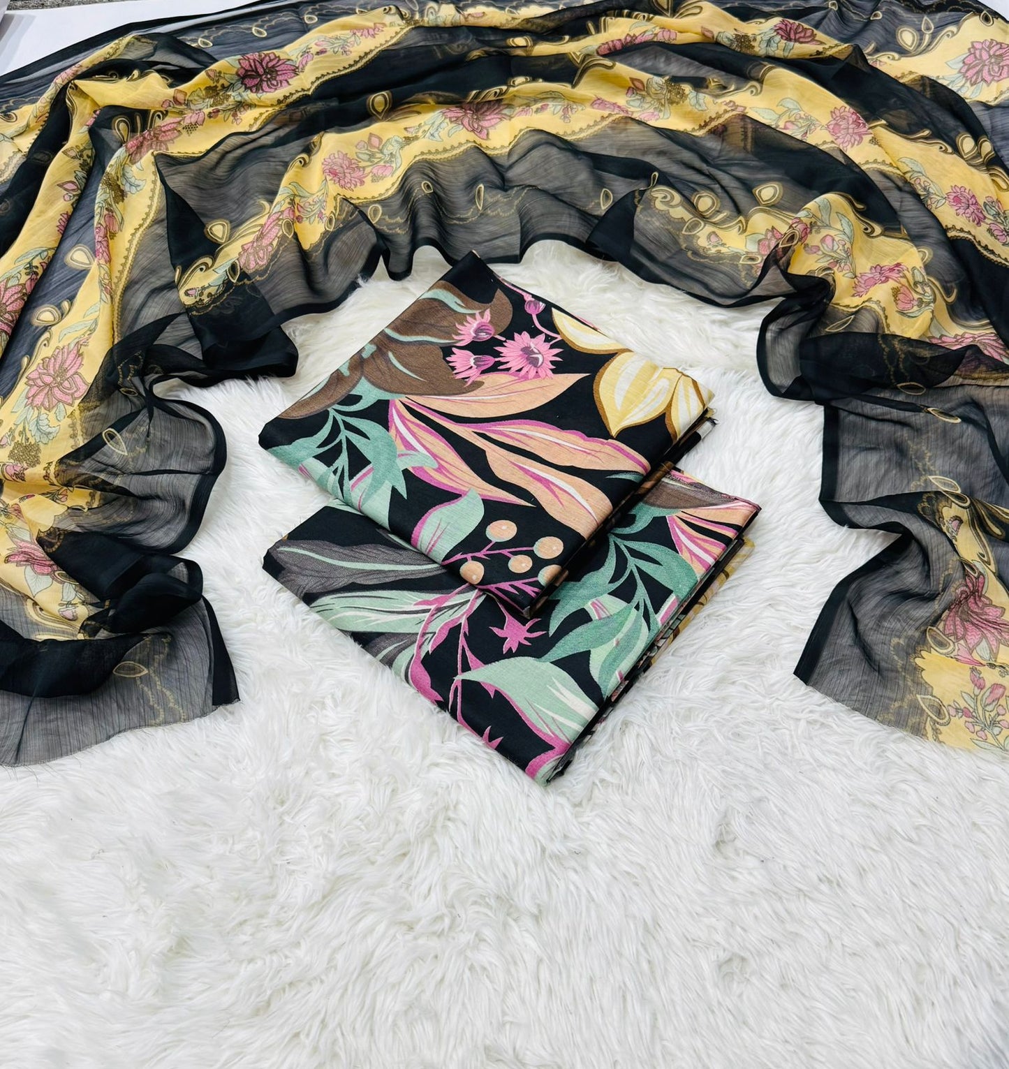 3pc Branded lawn with Chiffon Dupatta