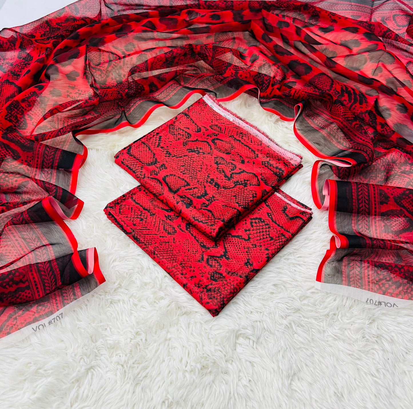 3pc Branded lawn with Chiffon Dupatta
